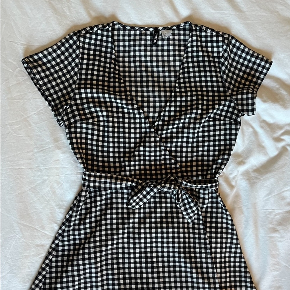 Gingham Mini Wrap Dress | Size: 10 | Color: Black & White | Brand: H&M